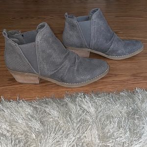 Never worn women’s shoes